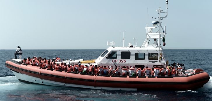 La Comisión Europea reactiva el "Equipo Europa" para frenar la inmigración ilegal y el tráfico de personas