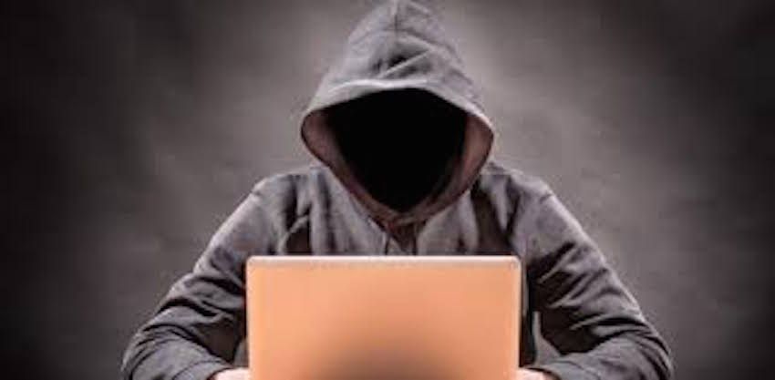 FOTO ACOSO SEXUAL INTERNET