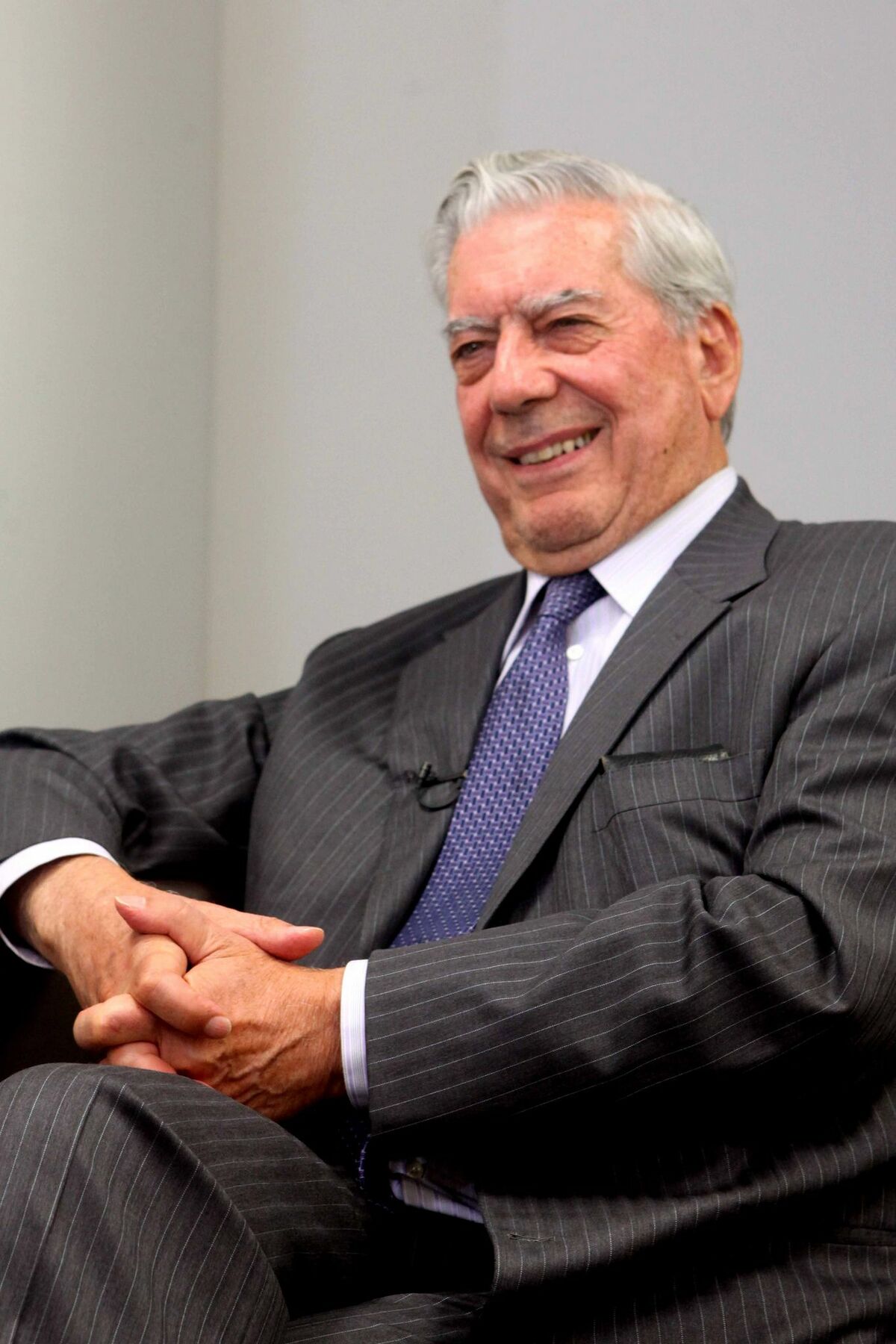 VARGAS-LLOSA.jpg