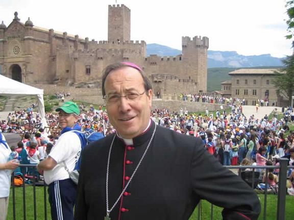 FOTO ARZOBISPO DE PAMPLONA