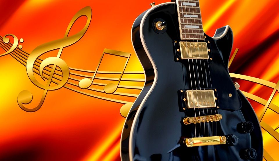 Kiro Ediciones publica "Entre acordes rotos y carne que grita", del autor Francisco José García Carbonell guitarra música