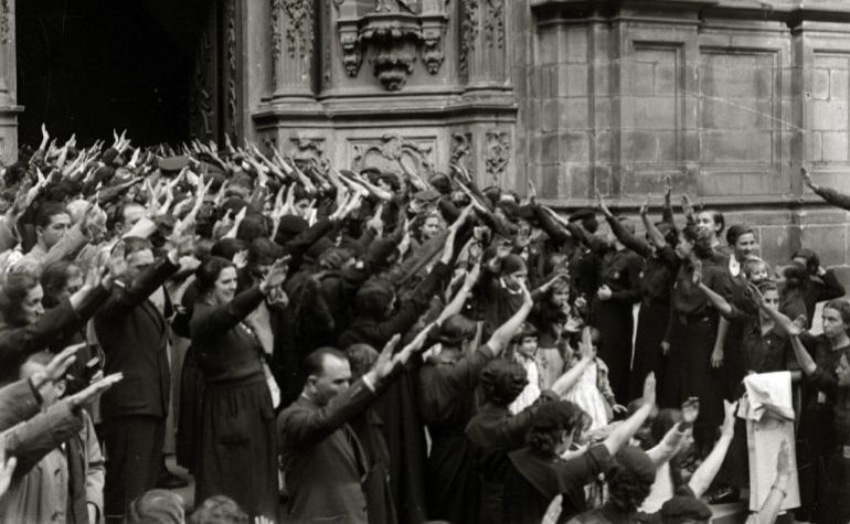 saludo fascista