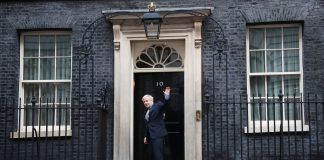 Boris Johnson dimite