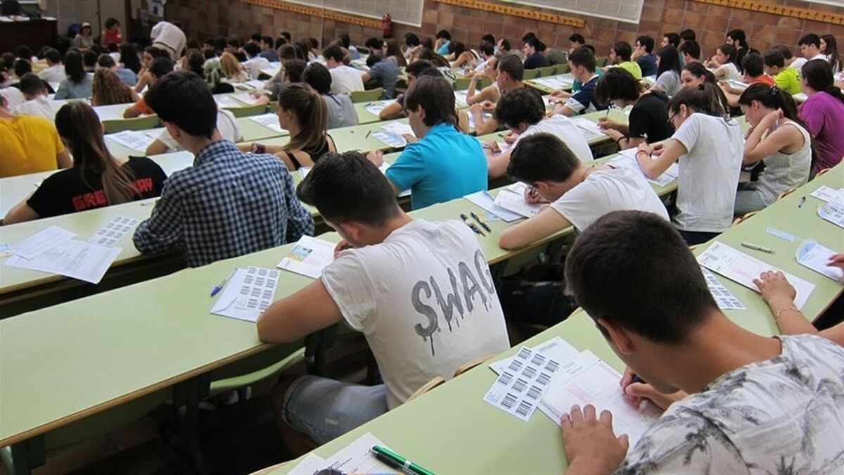 Las universidades refuerzan la Selectividad ante el auge de las trampas con inteligencia artificial