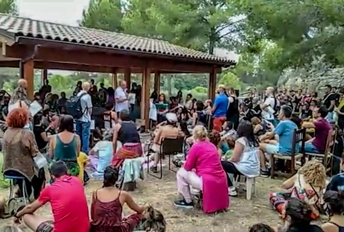 photo5904636264932553937