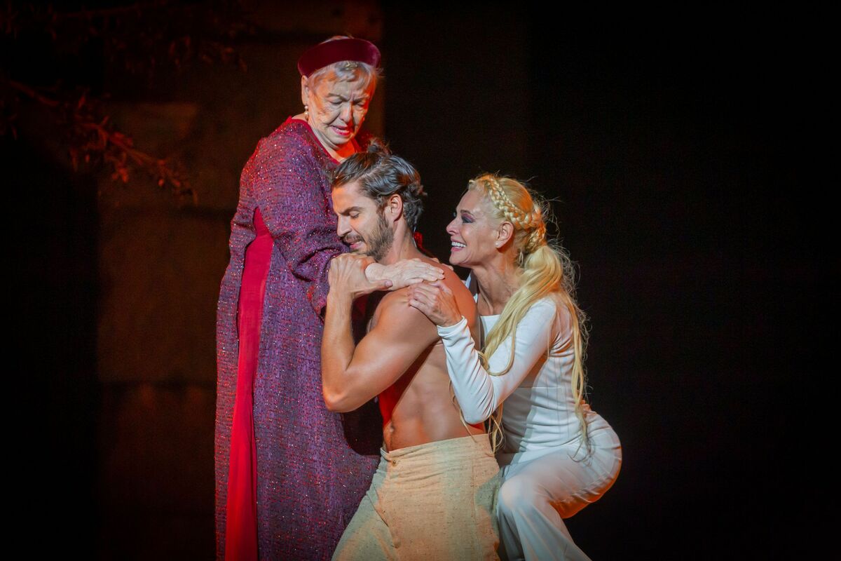María Galiana, Maxi Iglesias y Belén Rueda