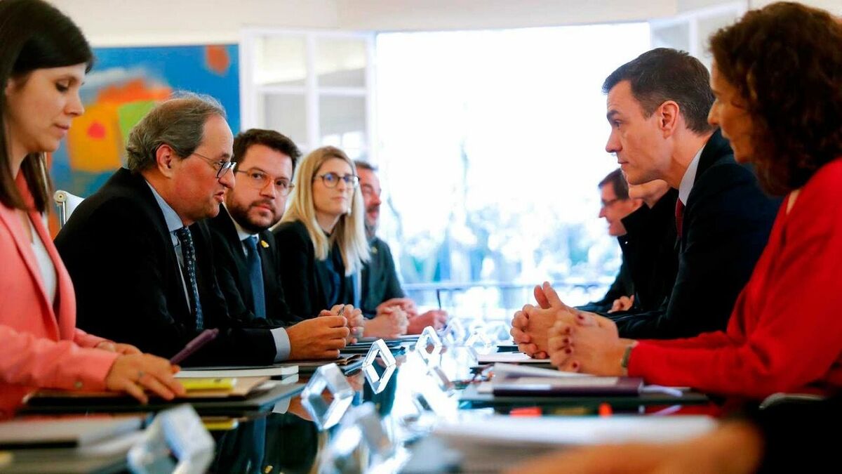 foto mesa diálogo