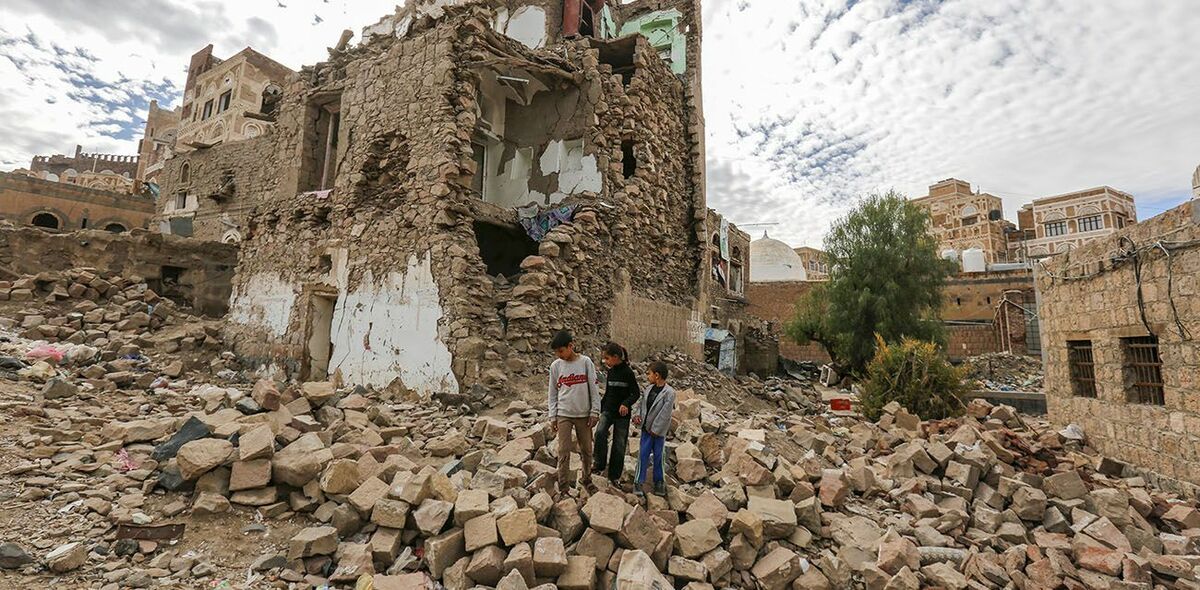 Netanyahu bombardea Yemen mientras Gaza agoniza