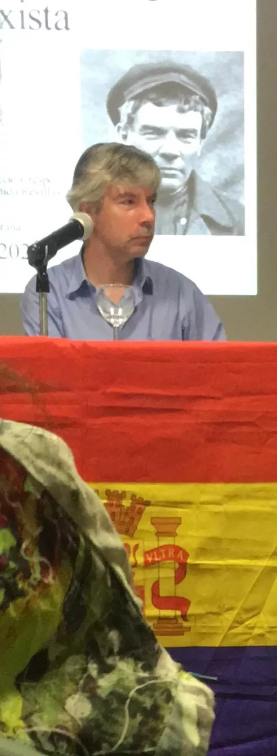 El autor durante el acto público (foto: Teresa Meneses)