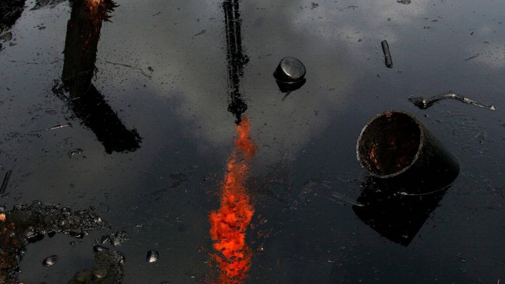 Las comunidades aseguran que el gas de los mecheros apagados es llevado a las estaciones donde lo queman en “megamecheros”. Foto: UDAPT.