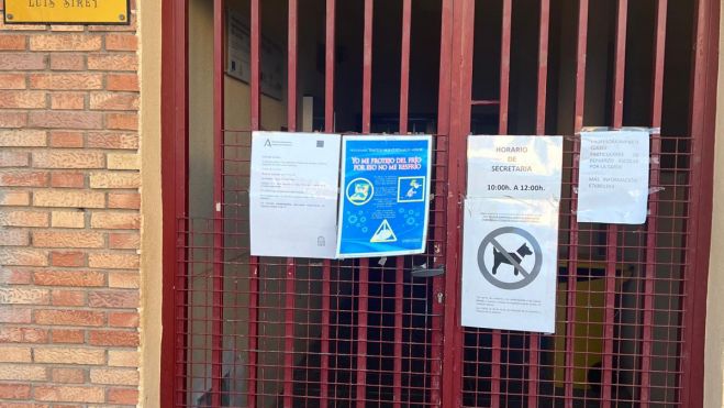 Cole público acceso perros 1 Cole público acceso perros 1