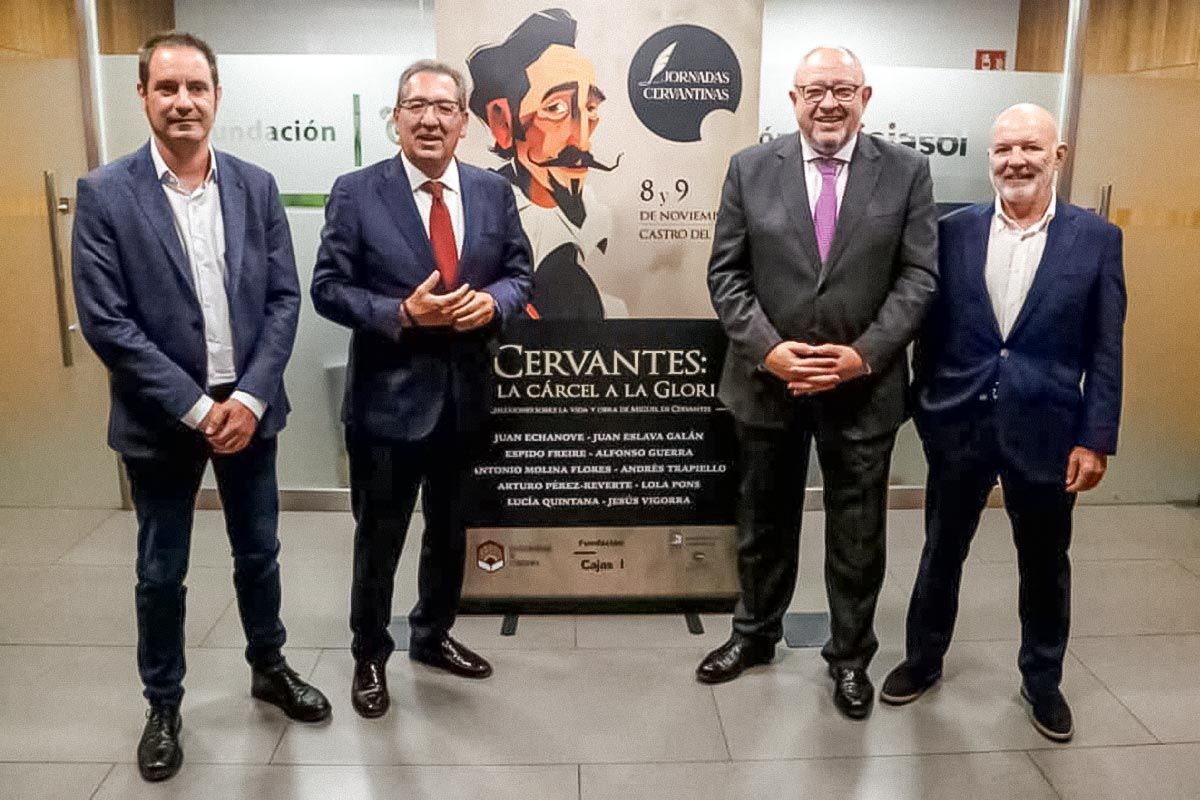 Antonio Pulido, junto al alcalde de Castro del Río, el rector de la Universidad de Córdoba y el periodista Jesús Vigorra.