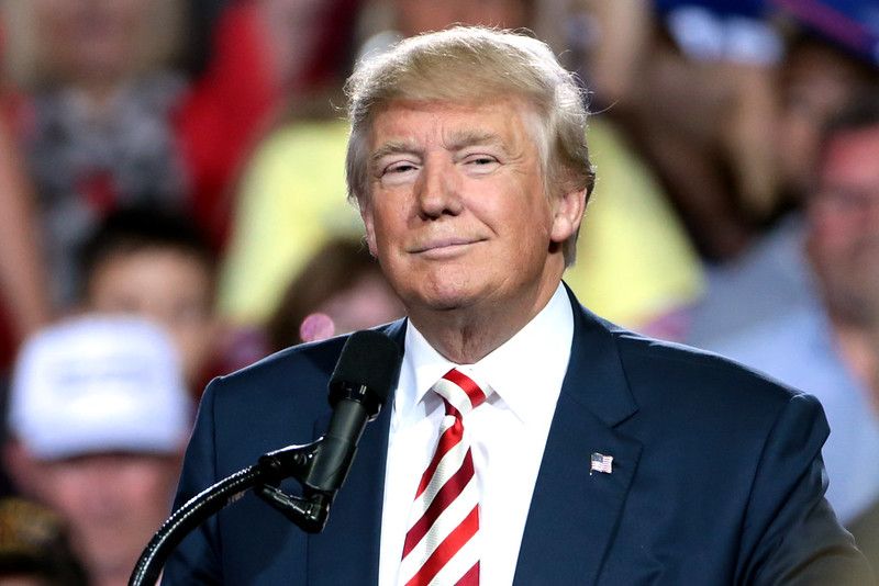 Trump reinstaura la política del veto migratorio con una nueva lista negra de 12 países