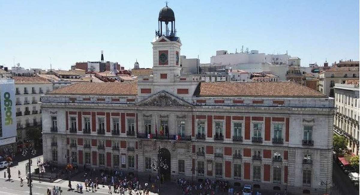 Ayuso degrada el Dos de Mayo: exclusión, sectarismo y deterioro institucional en Madrid