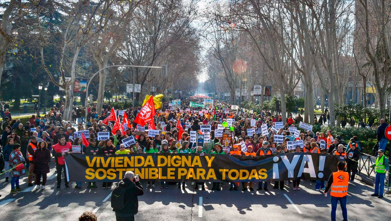 Los sindicatos llaman a la movilización: “Vivir con dignidad empieza por tener un techo” 