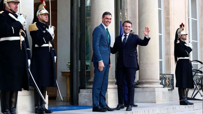 El presidente del Gobierno, Pedro Sánchez, junto al presidente de Francia, Emmanuel Macron El presidente del Gobierno, Pedro Sánchez, junto al presidente de Francia, Emmanuel Macron