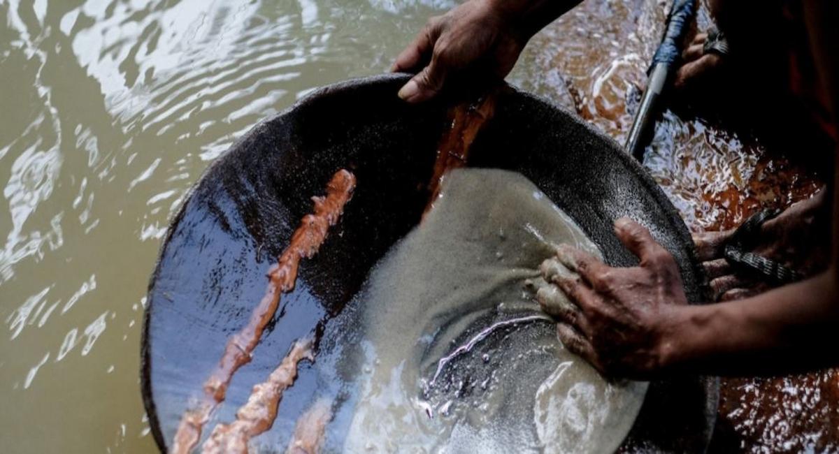 La iniciativa presentada en Latinoamérica permitirá la colaboración con los gobiernos, el sector privado y las comunidades mineras de todo el mundo para eliminar el mercurio de la minería artesanal y promover entornos de trabajo más seguros. | Foto: PNUMA/Duncan Moore