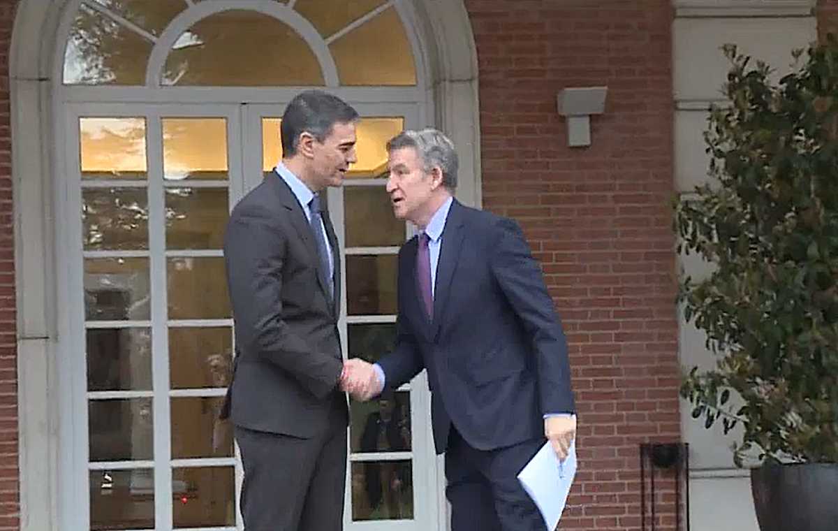 Sánchez y Feijóo en su reunión en Moncloa.