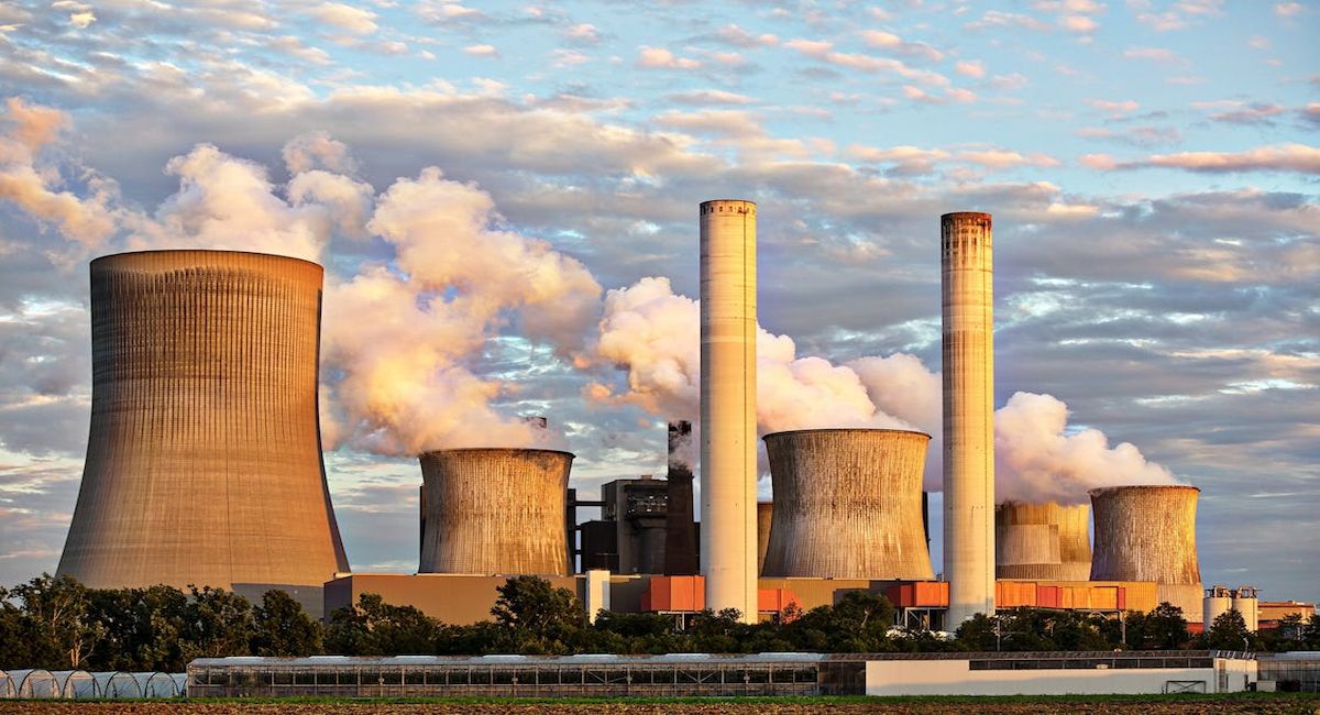 Entre otras medidas, el estudio propone la eliminación de barreras burocráticas en el desarrollo de nuevas infraestructuras energéticas, así como la reducción de impuestos y cargas regulatorias que afectan a la factura eléctrica. | Foto: Pexels