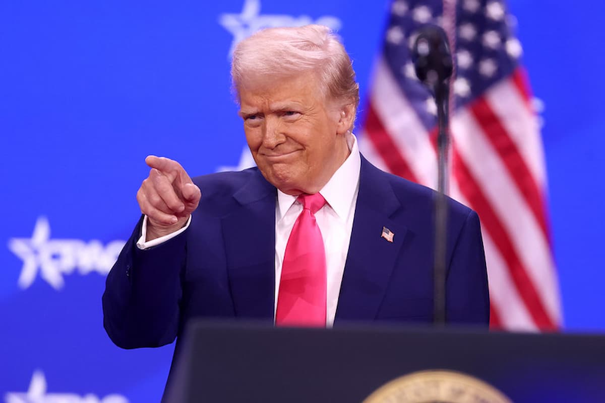 Trump arremete contra The Wall Street Journal por vincularle con Epstein en una carta de contenido sexual
