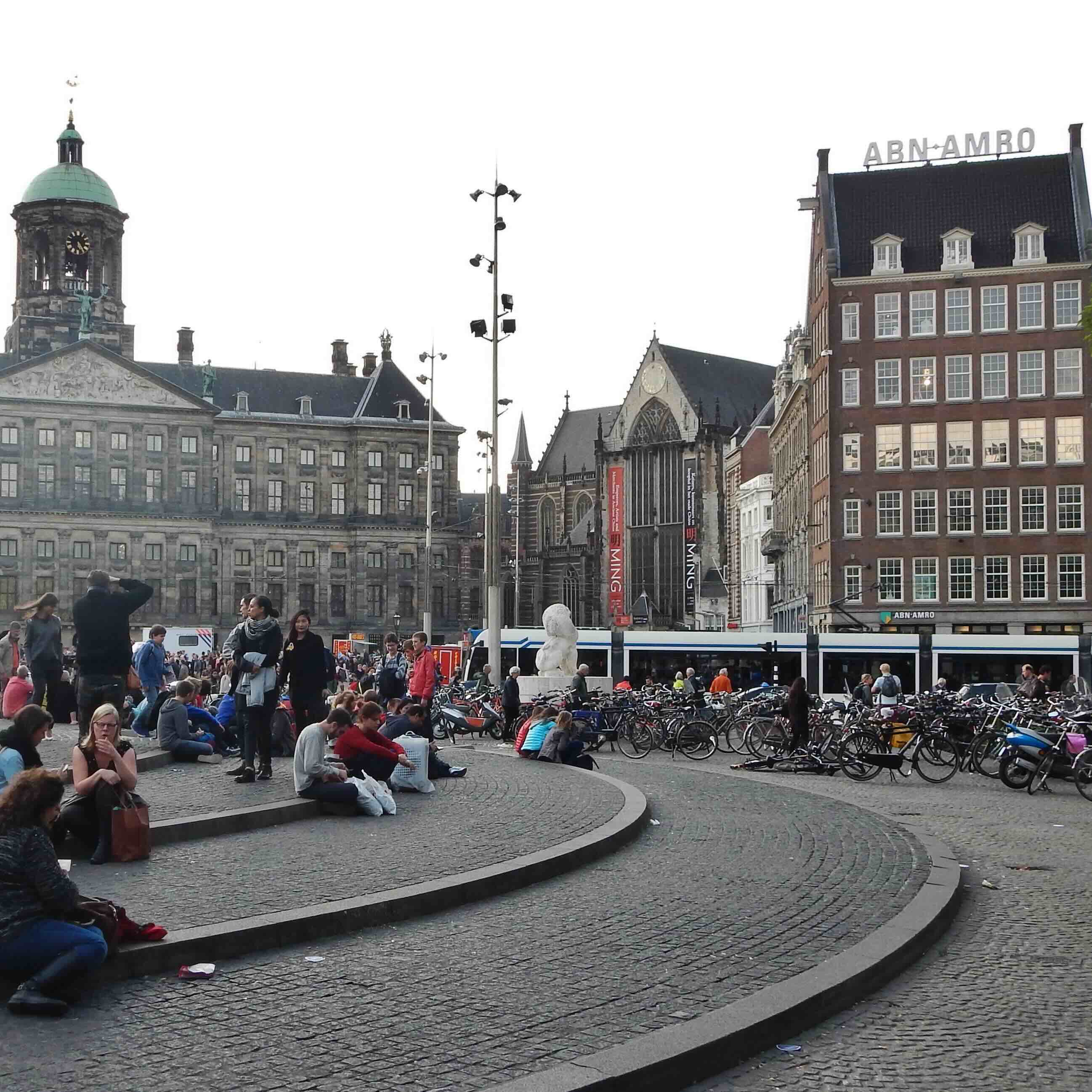 Cinco personas heridas por arma blanca en Amsterdam