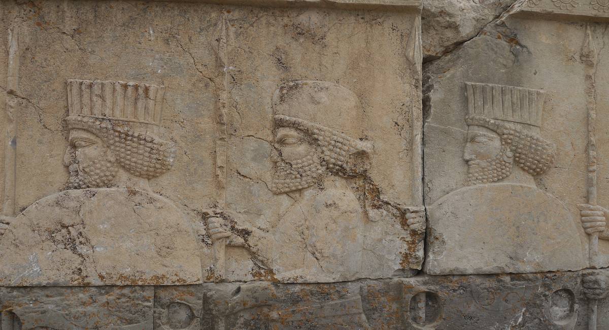 Los bajorrelieves de Persépolis, con su visible deterioro. | Foto: CSIC
