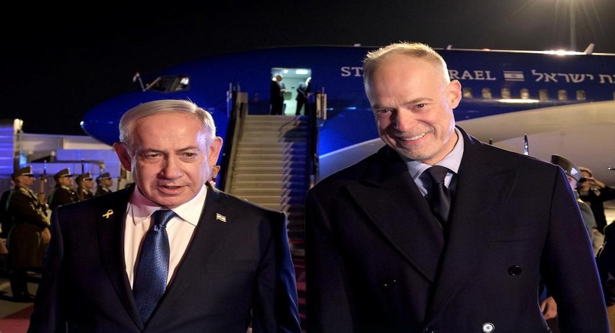 El ministro de Defensa de Hungría, Kristóf Szalay-Bobrovniczky, recibe al primer ministro de Israel, Benjamin Netanyahu. | Foto: Ministerio de Defensa de Hungría