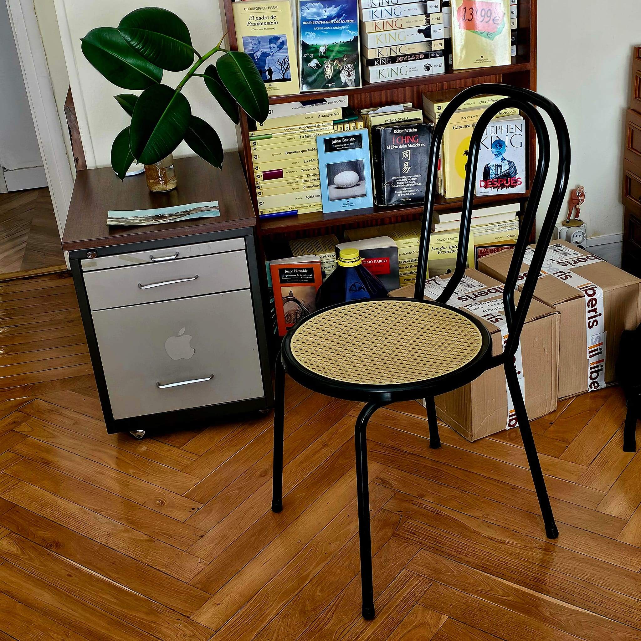 Sillas por toda la casa