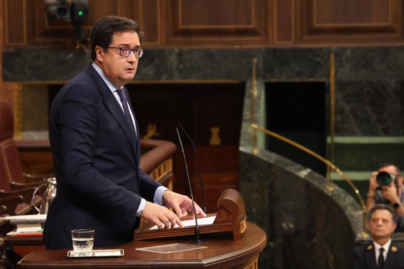 Óscar López alerta sobre el deterioro del sistema universitario: “Se está generando una burbuja para hacer negocio”
