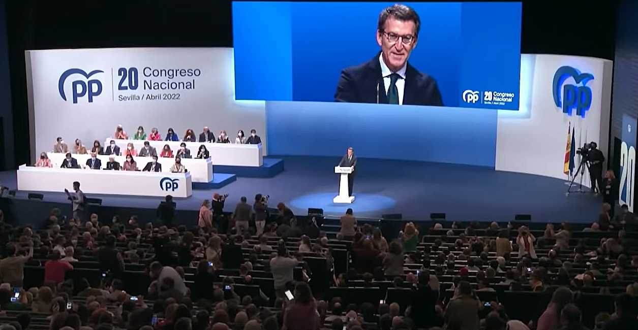 Feijóo en una imagen del Congreso del PP de Sevilla de 2022.