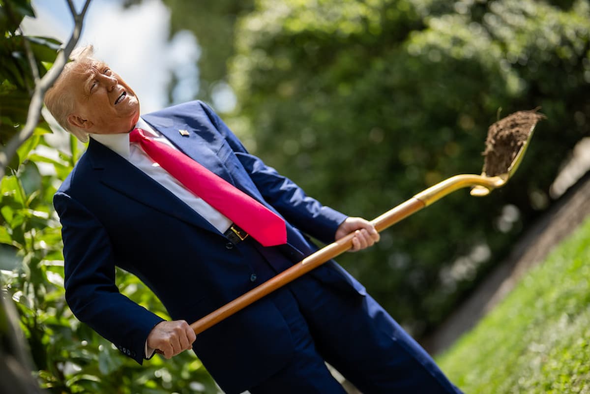 Trump regala China