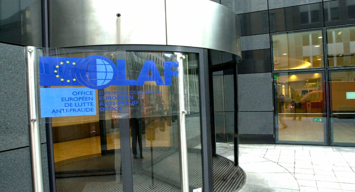 El apoyo financiero de la UE, destinado al desarrollo de una plataforma informática innovadora, fue en realidad explotado por un grupo organizado para obtener fraudulentamente fondos de Europa y blanquear el producto del delito.  | Foto: OLAF