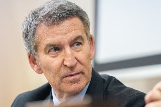 Feijóo convierte el diálogo en amenaza y la pluralidad en cesión
