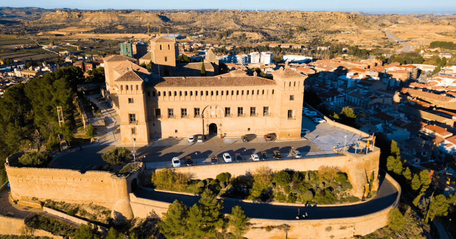 Cuando la ficción se disfraza de periodismo: el escándalo del Parador de Teruel