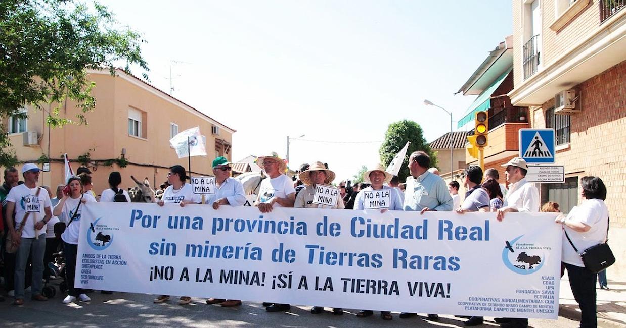 Manifestación contra la minería de tierras raras en Ciudad Real. Un rechazo que obvia el PP. | Foto: Plataforma Sí a la Tierra Viva