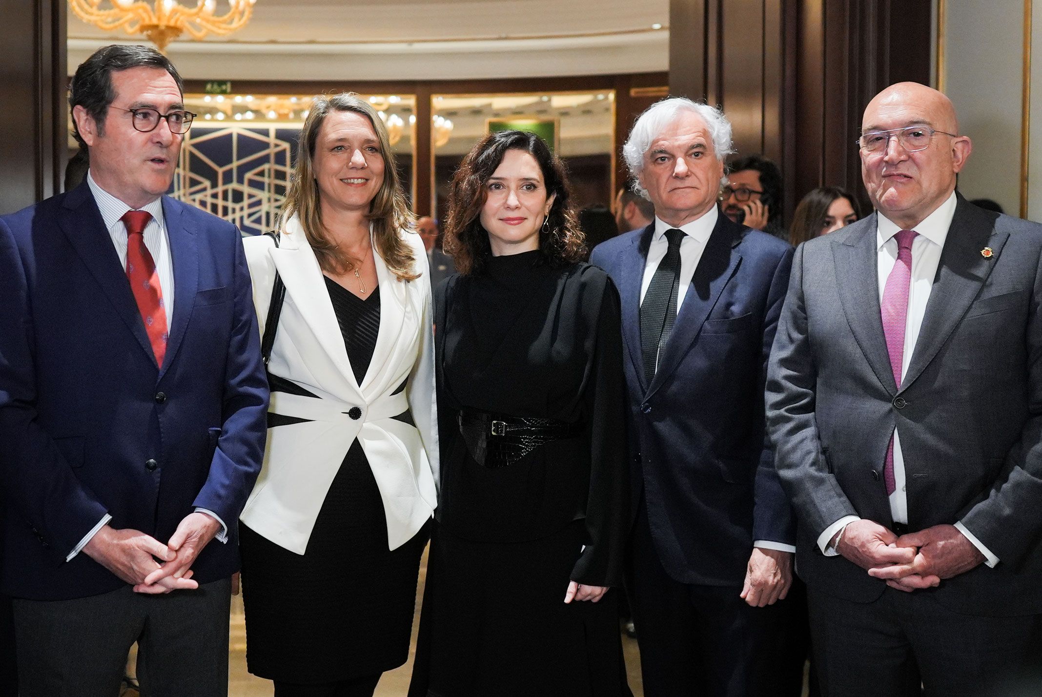 Antonio Garamendi, presidente de la patronal, Ángela de Miguel, candidata a presidir Cepyme,  junto a Isabel Díaz Ayuso y Miguel Garrido, presidente de la Ceim