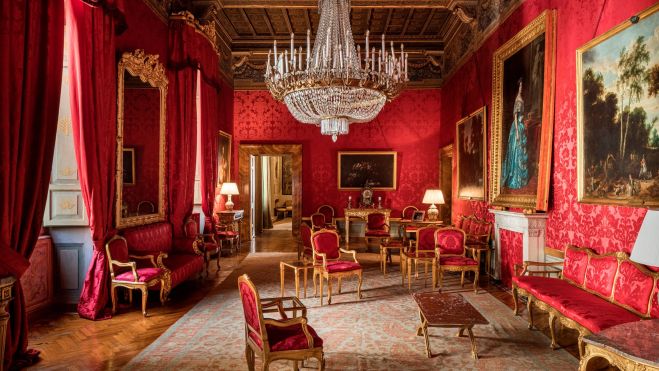 Sede diplomática de España ante la Santa Sede en el Palacio Monaldeschi, ubicado en la Plaza de España.