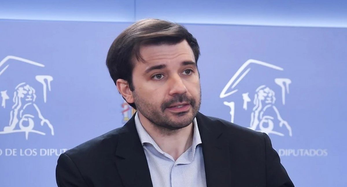 El portavoz adjunto de Podemos en el Congreso, Javier Sánchez Serna, cree que la decisión del Gobierno es sólo para "apaciguar" las relaciones entre los socios de coalición, PSOE y Sumar.