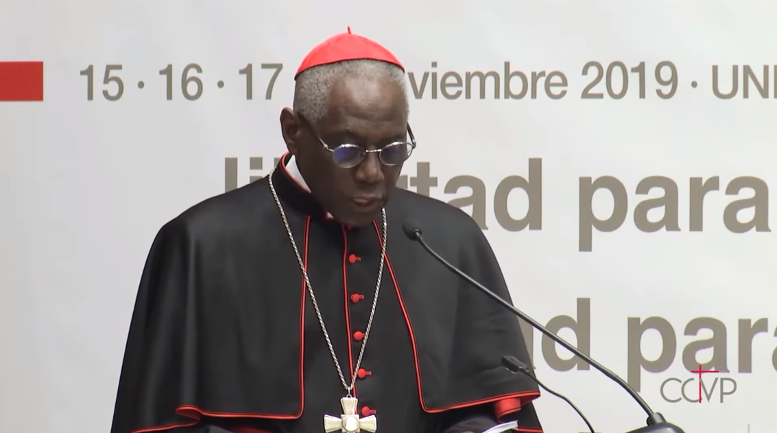 El cardenal Robert Sarah, papable promocionado por el ala conservadora del Vaticano.