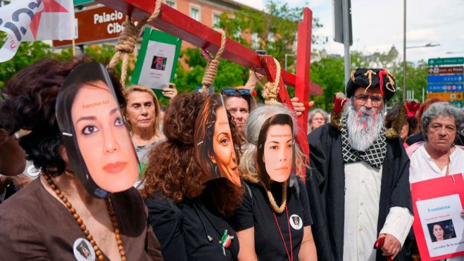 Concentración frente al Congreso en apoyo a las mujeres condenadas a muerte por el régimen iraní, foto Agustín Millán