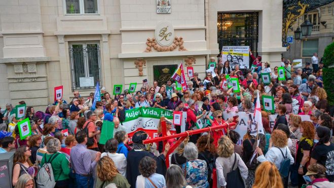 Concentración frente al Congreso en apoyo a las mujeres condenadas a muerte por el régimen iraní, foto Agustín Millán7