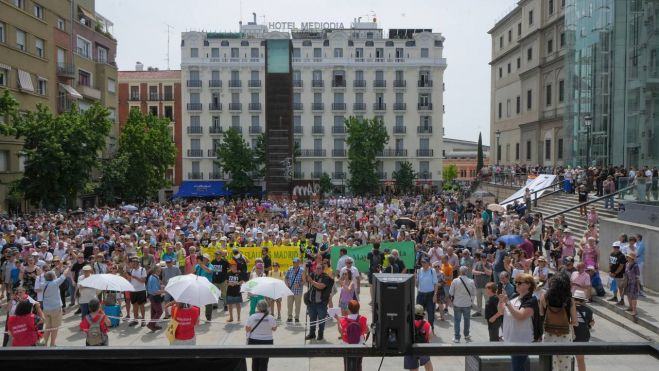 Manifestación en homenaje a los 7291 fallecidos en residencias de ancianos durante la pandemia, este domingo en Madrid. Foto Agustín Millán