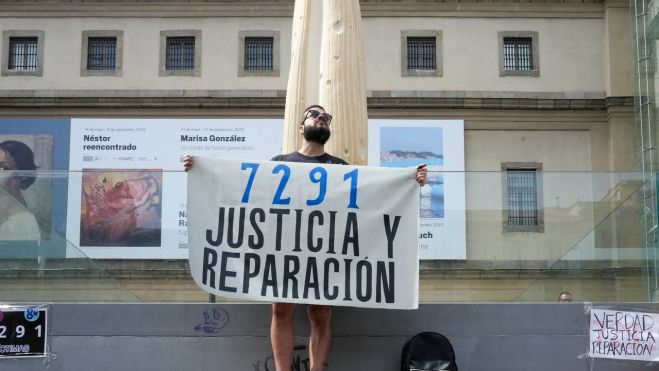 Manifestación en homenaje a los 7291 fallecidos en residencias de ancianos durante la pandemia, este domingo en Madrid. Foto Agustín Millán
