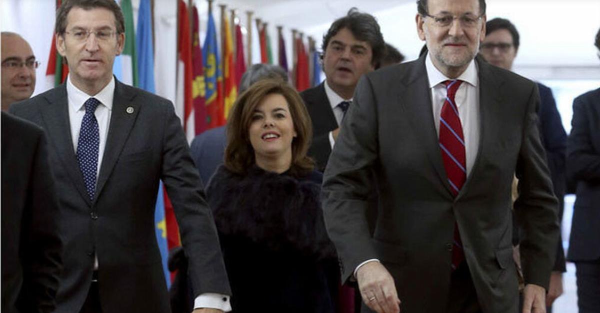 Feijóo con Rajoy y Soraya Sáenz de Santamaría, en una imagen de archivo