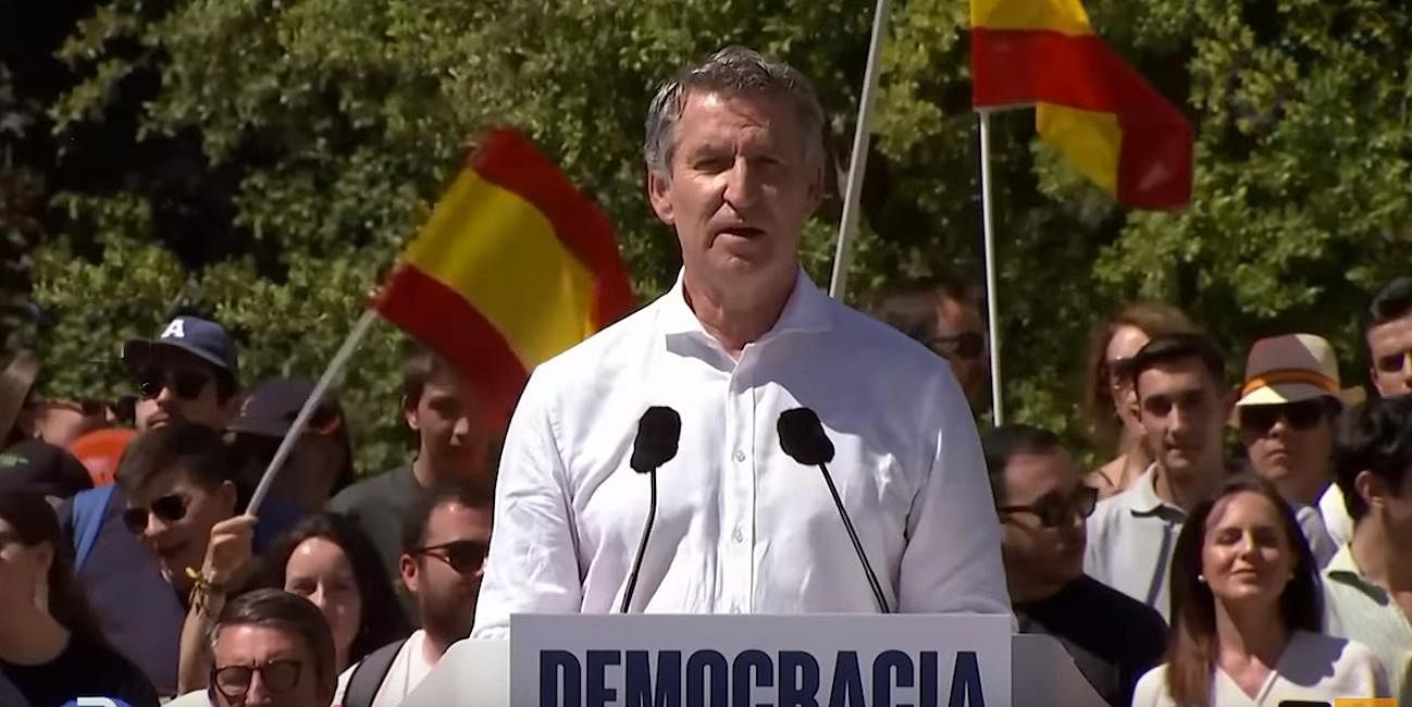 Feijóo durante la manifestación contra Pedro Sánchez