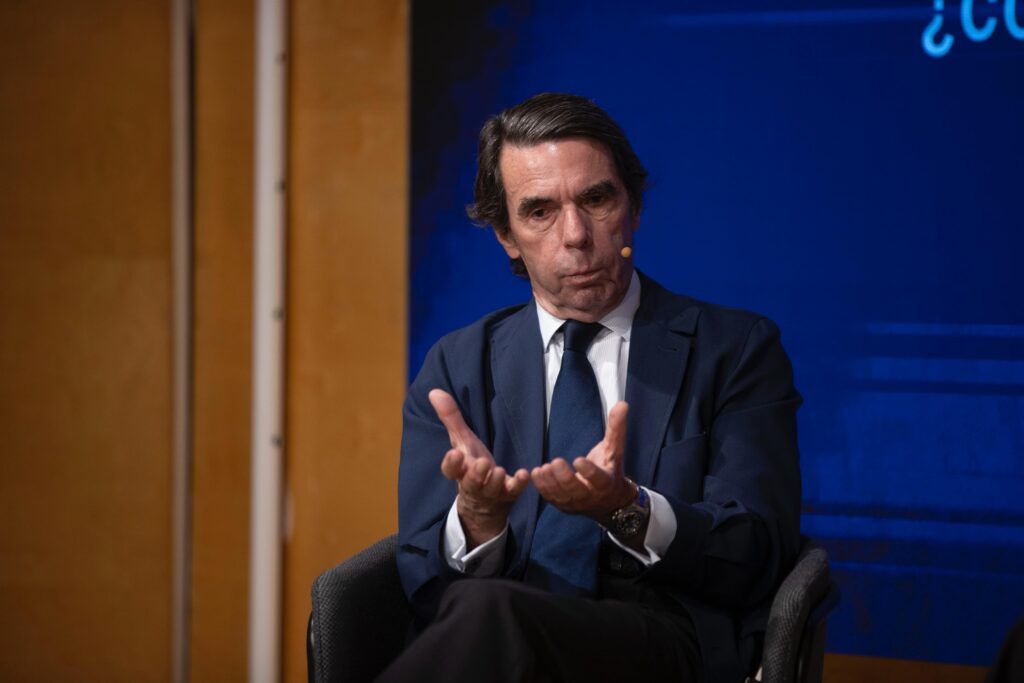 José María Aznar, presidente de FAES, donde Montoro impartía sus famosos seminarios