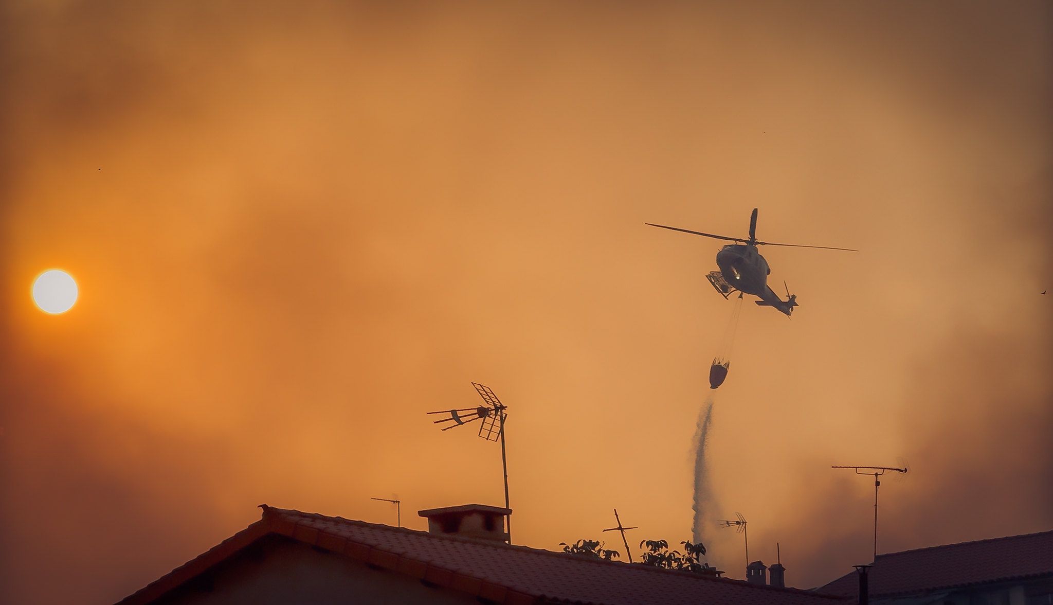 Del fuego real a la pirotecnia política