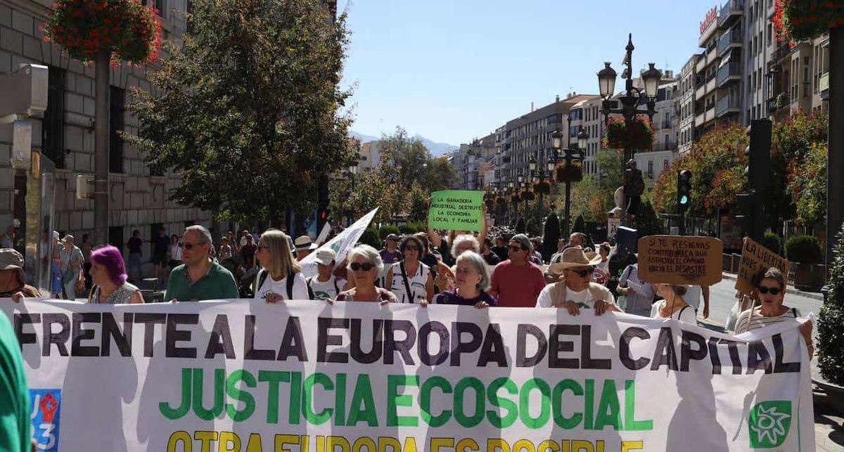 Según las organizaciones sociales, la Comisión da forma a su tsunami de desregulación otorgando a las empresas niveles extremos de acceso privilegiado, niveles profundamente antidemocráticos de captura corporativa. | Foto: Ecologistas en Acción