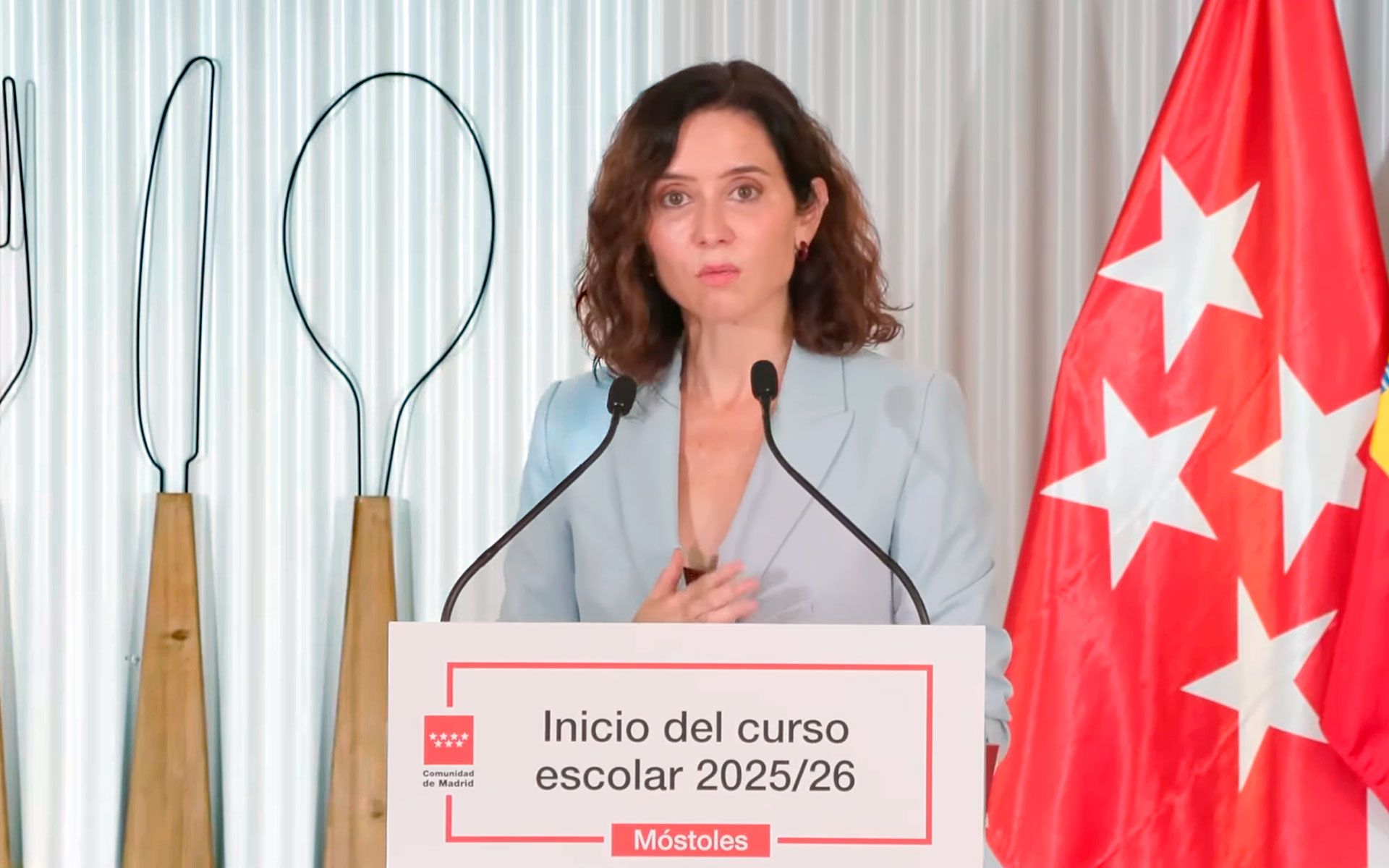 Ayuso en el inicio del curso escolar 2025 -26