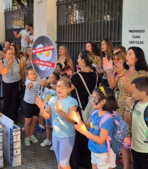 Protesta calor CEIP Borbolla foto Protesta calor CEIP Borbolla foto